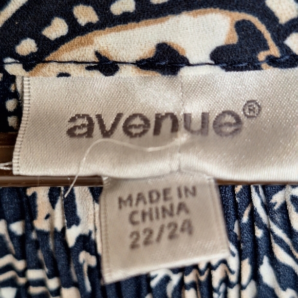 Avenue Blouse Plus Sz22/24 Blk/Tan Paisley Long Sleeves V Neck MiniPleats Cutie - Picture 3 of 12